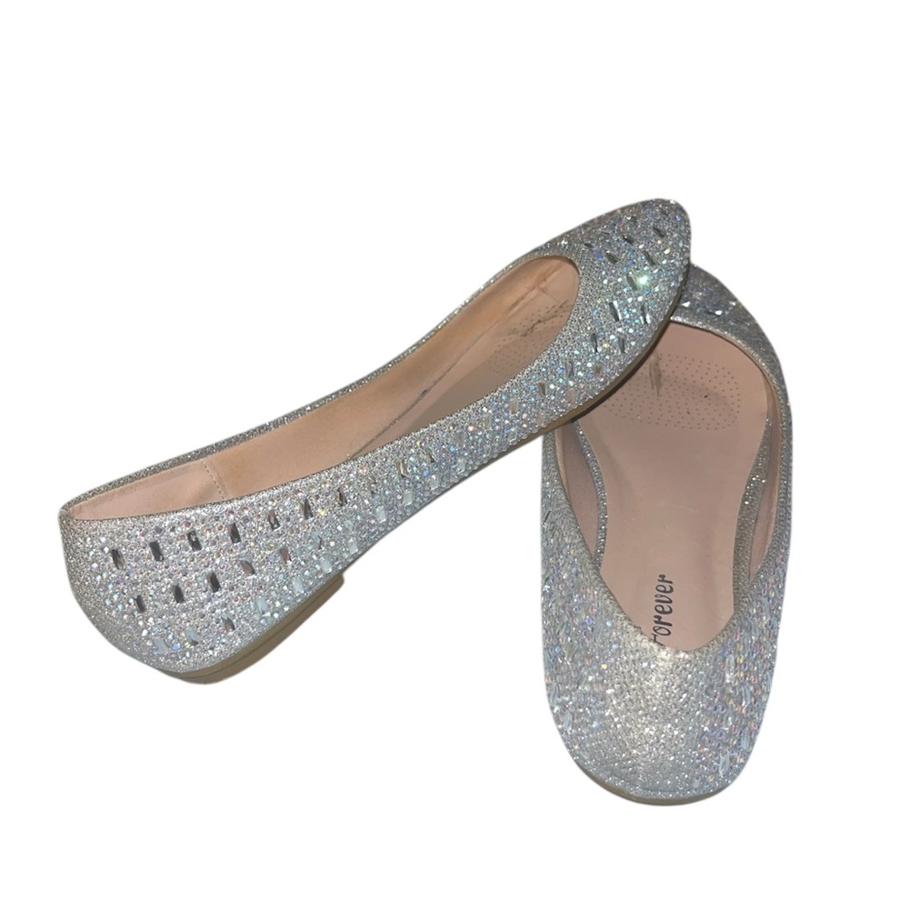 Elegant Silver Glitter Flats